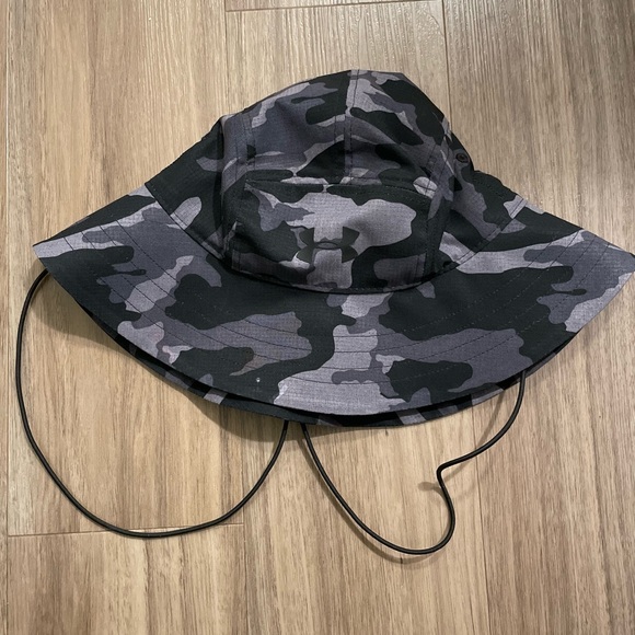 Under Armour Other - Under armor bucket hat